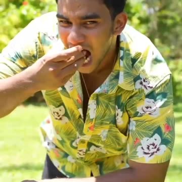 *Best way to eat parotta 🤤 පරාටා මෙහෙම කමුද?*