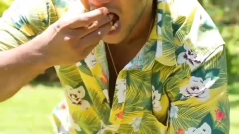 *Best way to eat parotta 🤤 පරාටා මෙහෙම කමුද?*