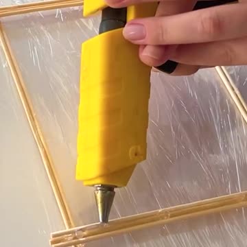 Turning paper and flowers into a dreamy night light ✨🌸