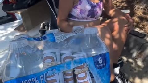 Millionaire blessed homeless girl who has been in and out of foster care since she was a child.hd