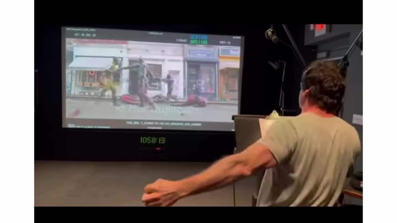 See how wolverine voice is creater by Hugh Jackman💪