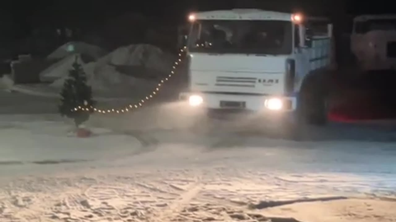 snow donuts LIAZ truck