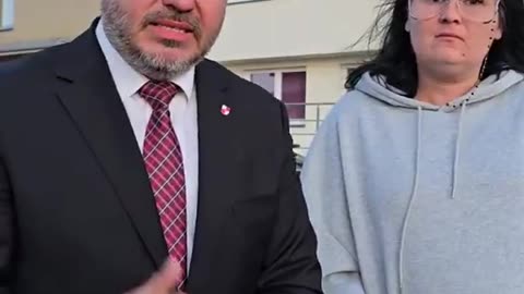 Zdjął flagi Ukrainy z Teatru im. Słowackiego i Hali Sokoła w Krakowie.