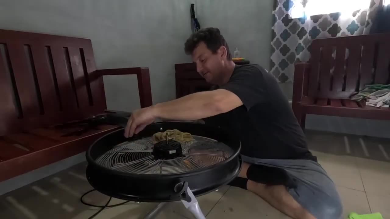 Expat in the Philippines: Cleaning My Most Loyal Companion — the Electric Fan 😅🇵🇭