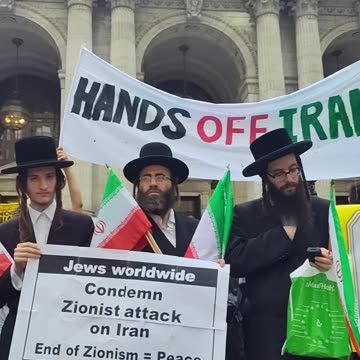 Jews in New York City say: "NO WAR ON IRAN!"