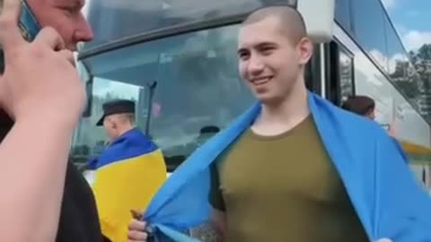 💙💛 "Mom, I’m home. You’re the most precious person I have. Thank you for being there!"