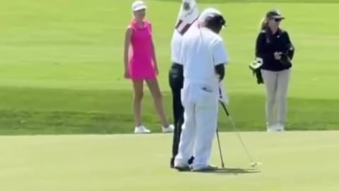 🤯👀 You Won't Believe What Trump's Caddie Did Near the Hole! | FunFM