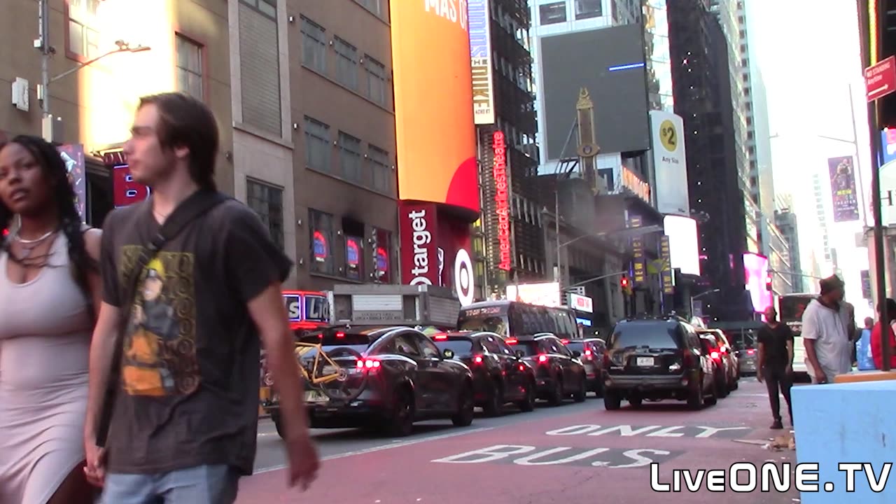 30 Seconds in Times Square New York City