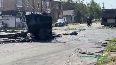 People trapped under buildings after HUGE tornado devastates St Louis!