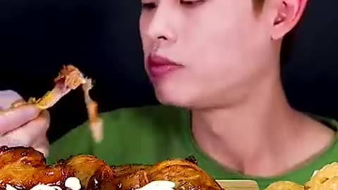 Amazing: BIGGEST BITES BBQ CHICKEN #mukbang #mukbangers cr:@EatwithBoki ,@Bonggi