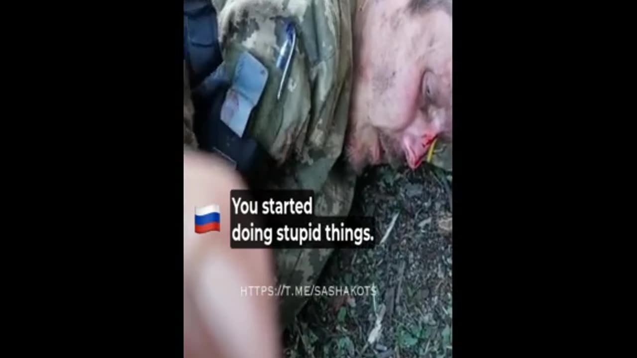 Wounded ukrainian soldier receives medical care from Russian Special Forces | Ukraine 2022