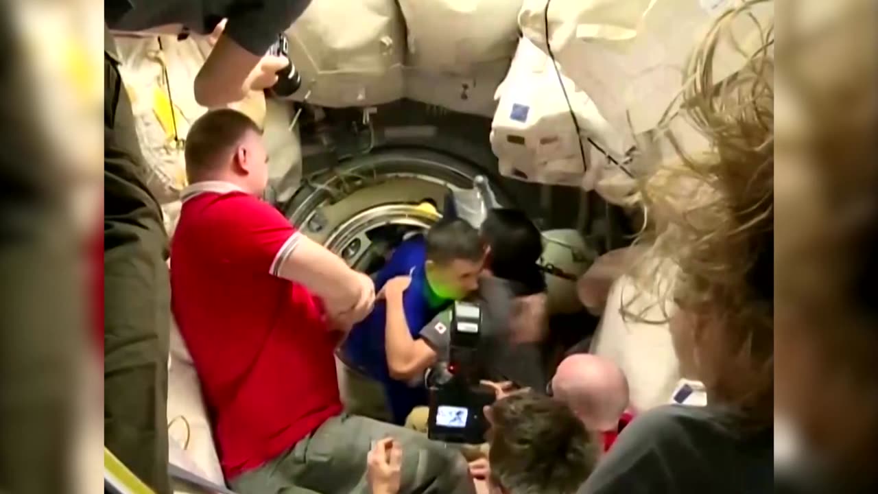 Russia takes an American astronaut to the space station