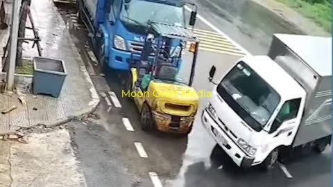 Truck Parking Masterclass! 🤯 Drifting Into Perfection! 🚚