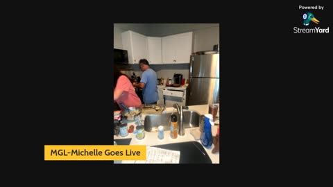 Mike and I in da kitchen!!!