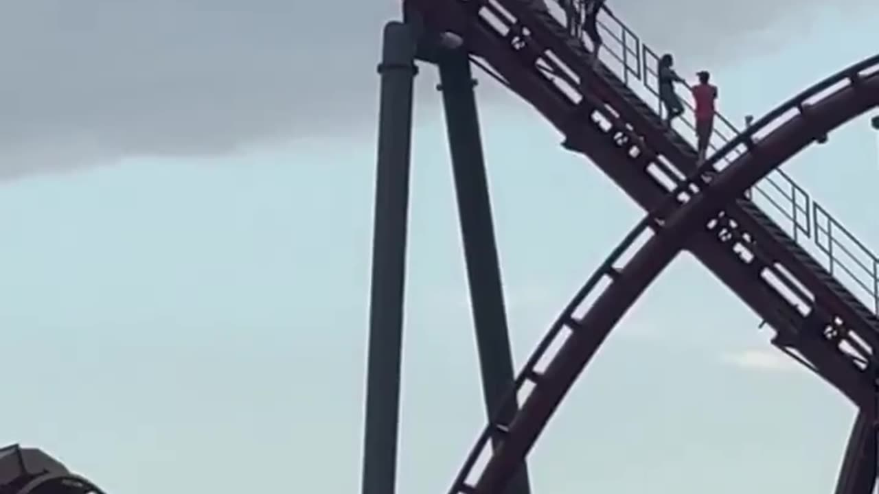Dave Bondy - Breaking News 🚨 Sirens Curse coaster at Cedar Point in Sandusky, Ohio