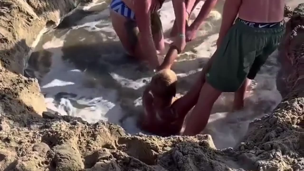 🤯💥 This Guy Wins Darwin Awards in One Move! | FunFM