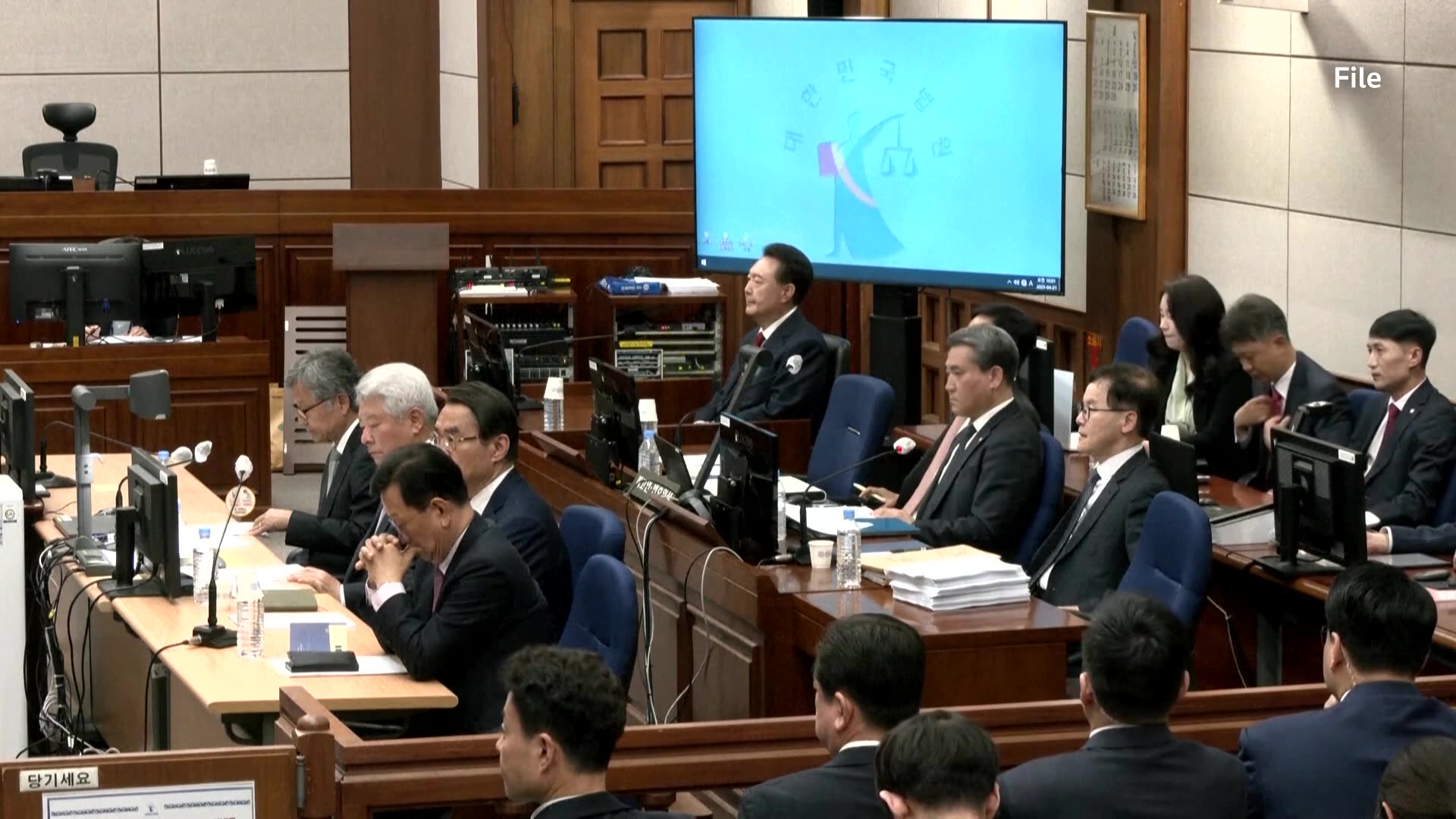 South Koreas former first lady jailed after court issues warrant