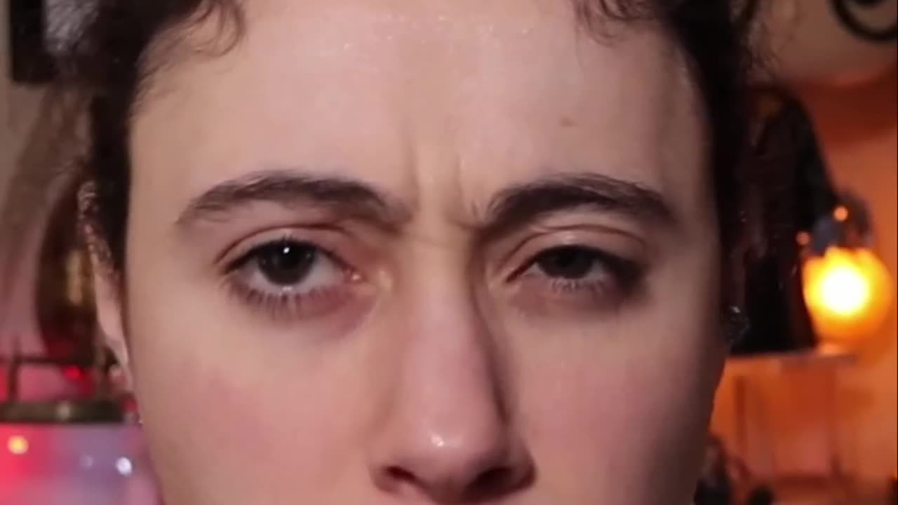 Taste Test: Limited Edition BUTTERBEER Goldfish vs Hershey Kisses