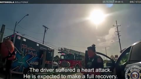 Bodycam | Cops saved a man who had heart attack while driving