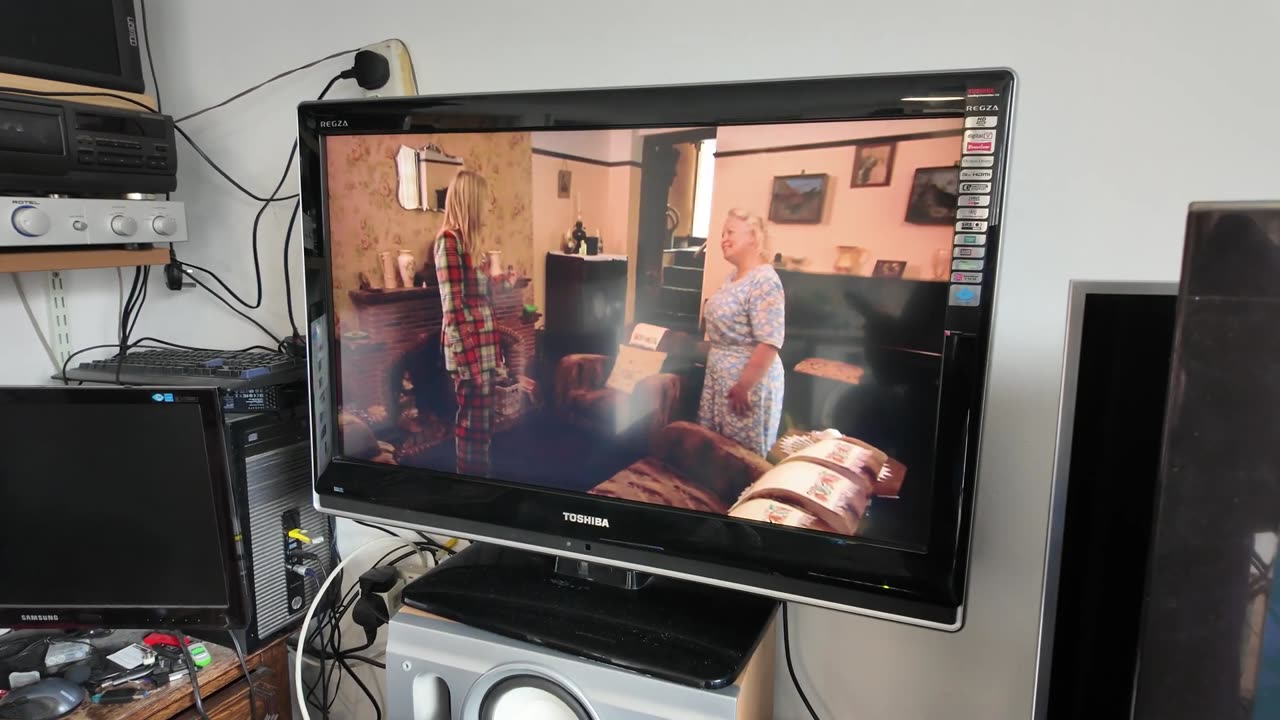 Look at an old but working TOSHIBA 32XV505D 32-inch LCD HD TV with Freeview channels