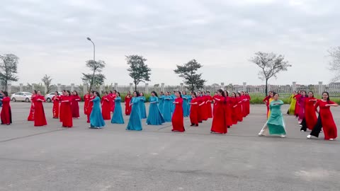 Bac Giang women dance to celebrate the Vietnam Party part 2