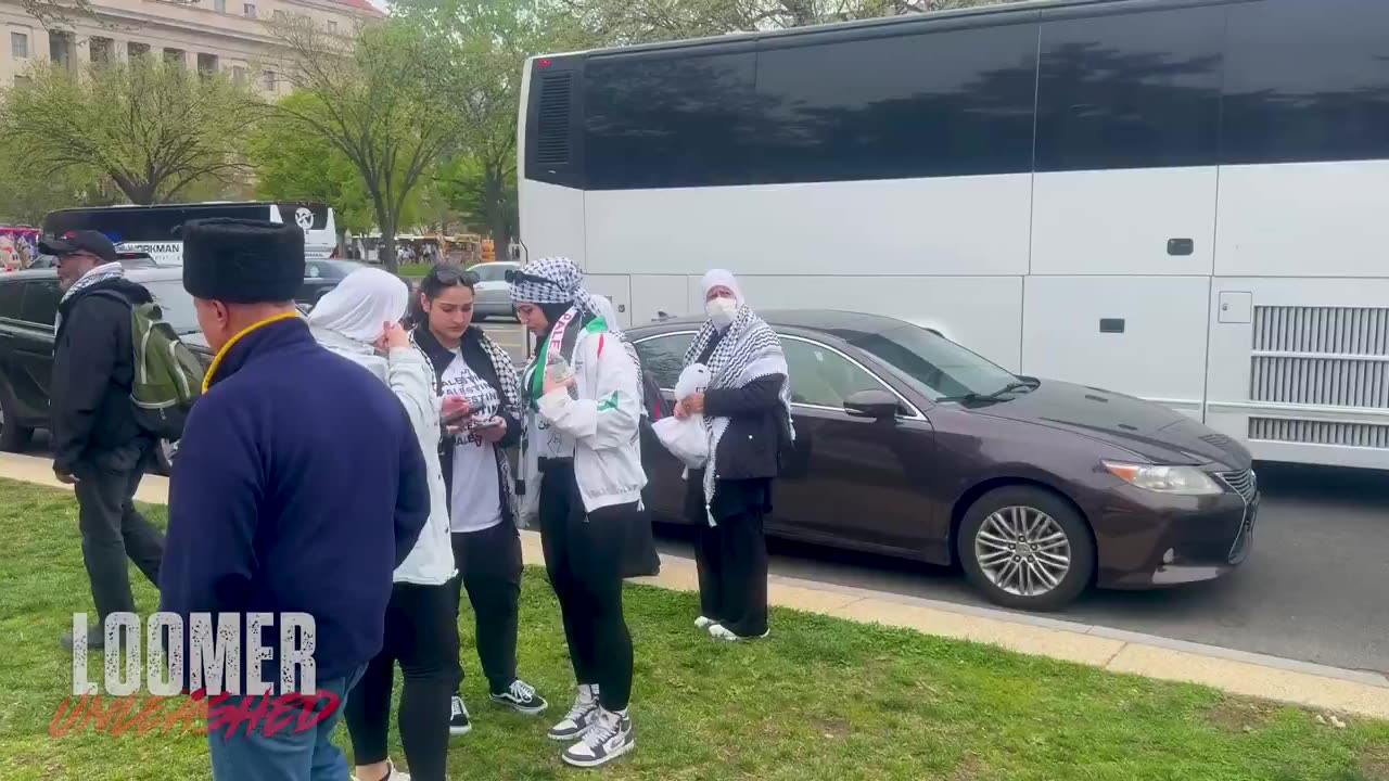Radical Islamists bussed to Washington, D.C. for anti-Trump anti-Elon Musk protests