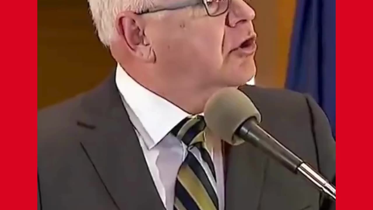 Tim Walz Learns What It's Like To Talk To A Non-Paid Audience