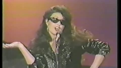 Sarah Brightman - Capped Teeth And Caesar Salad