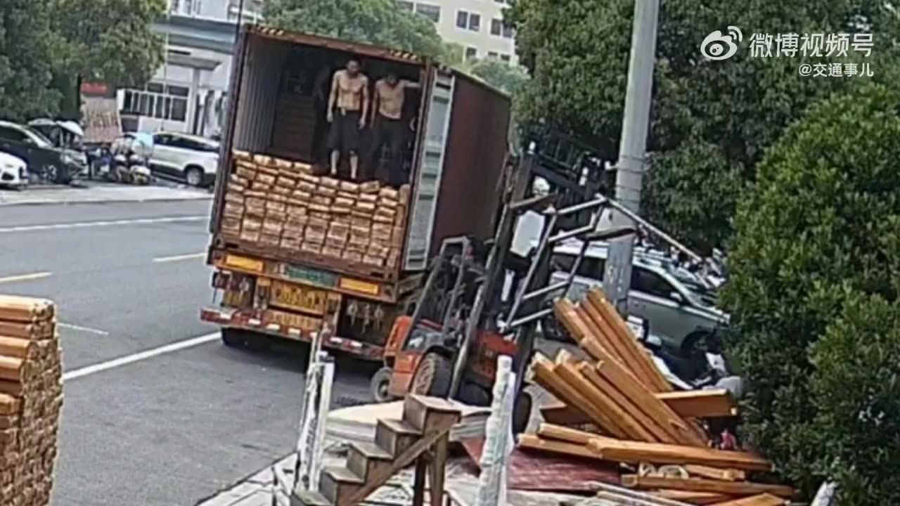 Forklift big time fail.