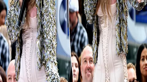 See Jessica Simpsons Wardrobe Malfunction on Tod