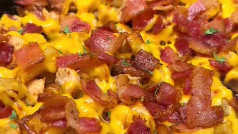 Chicken Bacon Ranch Loaded Potatoes!! #comfortfood #dinnerrecipe #chicken