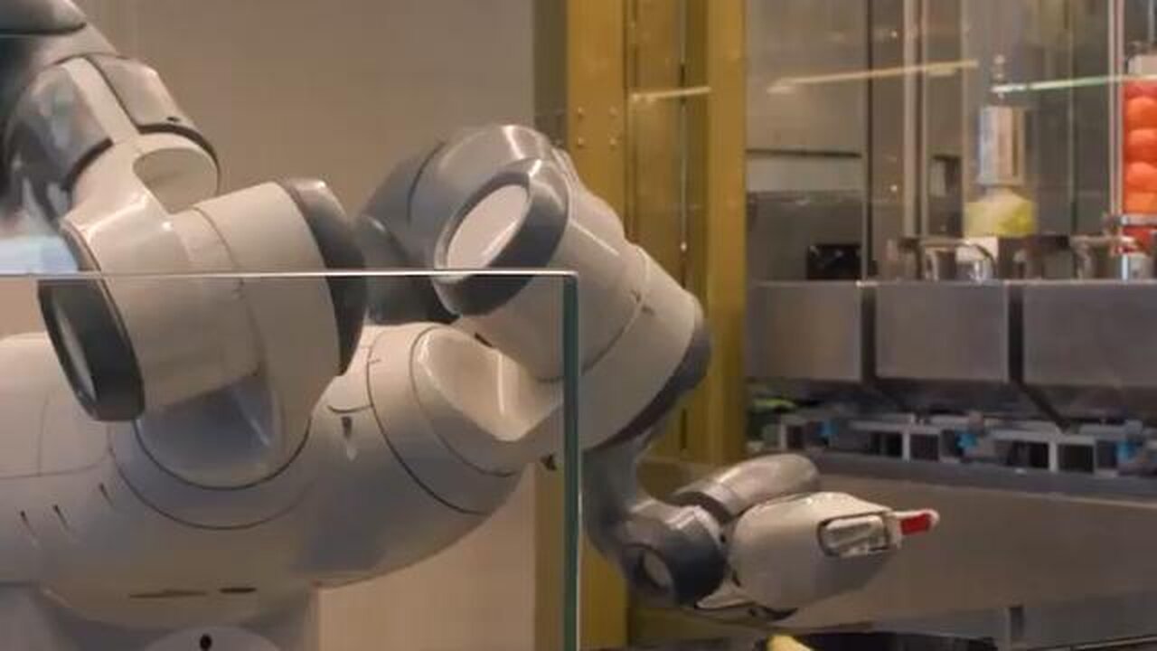 New Burger Bot Delivers Matrix Meal In Less Than A Minute....