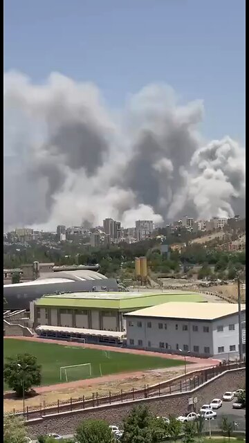 Israeli Air Force Now Carrying Out 'Unprecedented Powerful' Strikes on Government Targets in Tehran