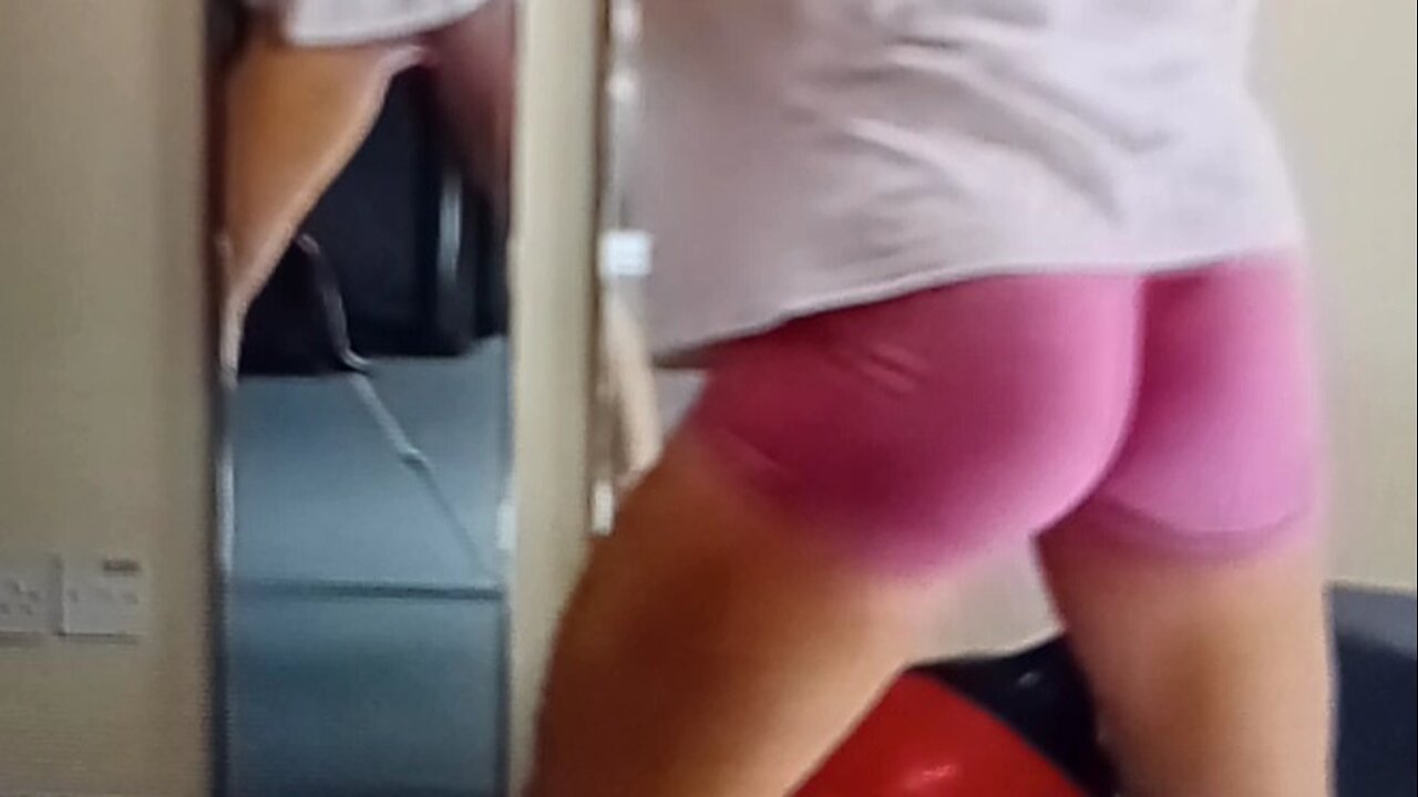 Cake working a heavy bag