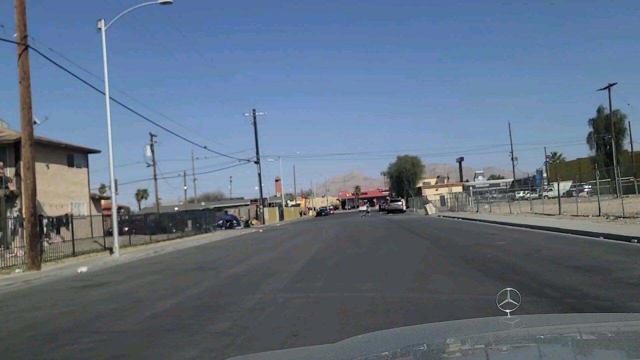 Is this the worst hood in Las Vegas? Check this out! #follow #lasvegas #travel #explore #gaming