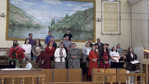 Буду жить под защитой Твоих крыл… Общее пение.