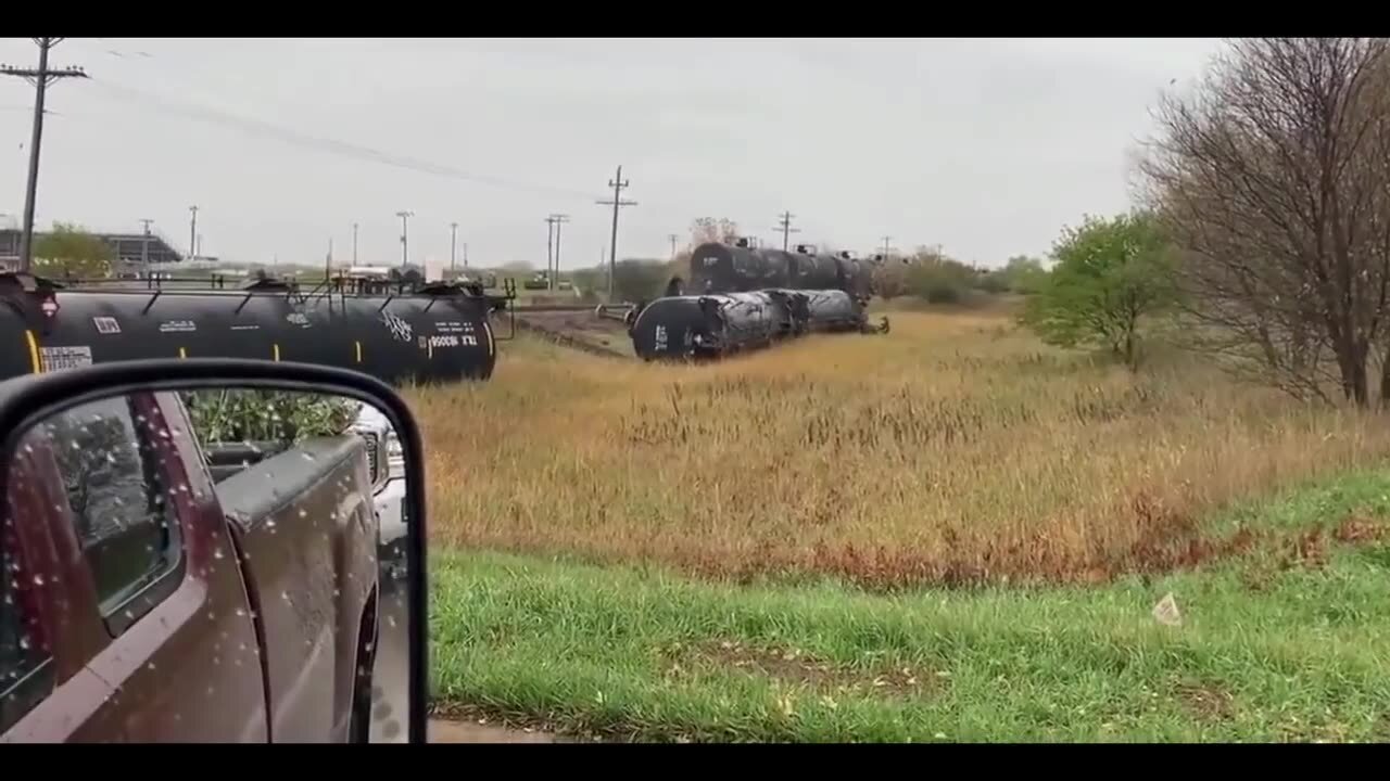 wow another one tips over... Must be the tracks...