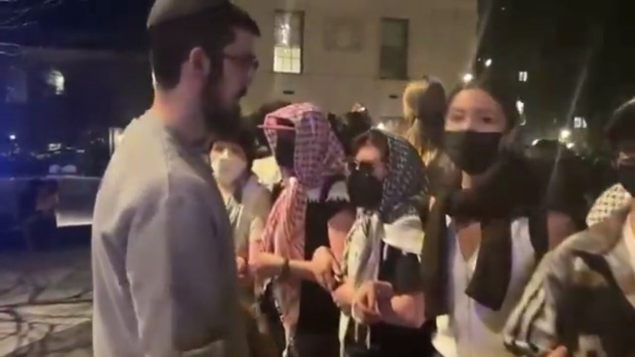 Jewish Students Aren't Allowed To Walk Through Yale's Campus Anymore