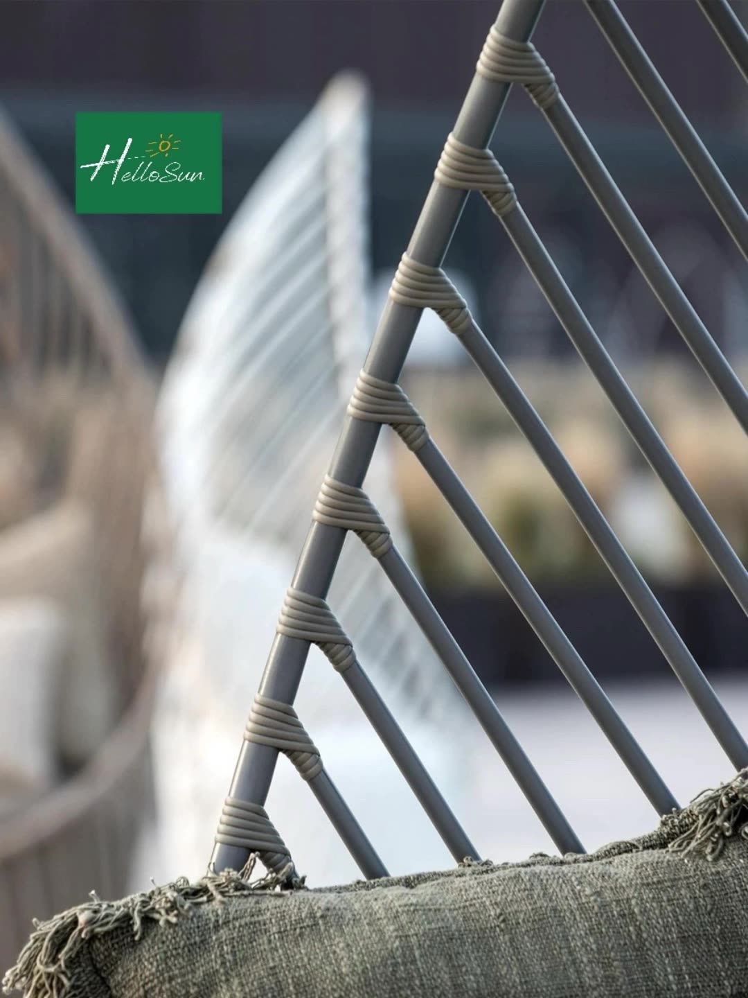 🛌Afternoon naps just found their perfect spot. 🍀