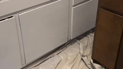 So this is why some of the cabinets and drawers don’t open💀