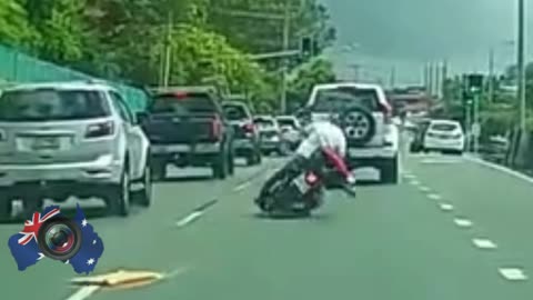 Aussiecams - Rider down in greasy conditions Kingston QLD