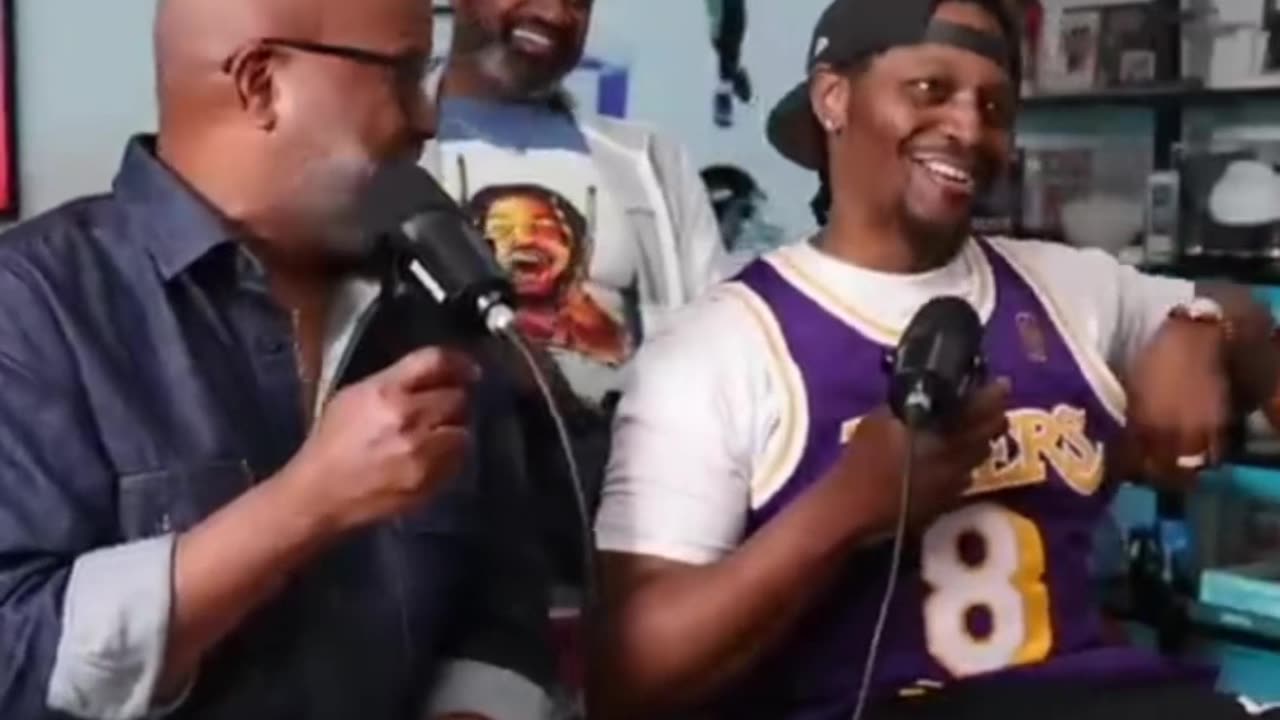 Just Blaze has never looked LESS Krispy! 😆