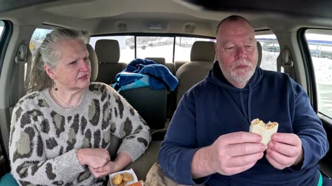 Join Us For Lunch, We Are Having Chicken Nugget / The Grinch Salt Experiment And Buffalo Ranch Wrap