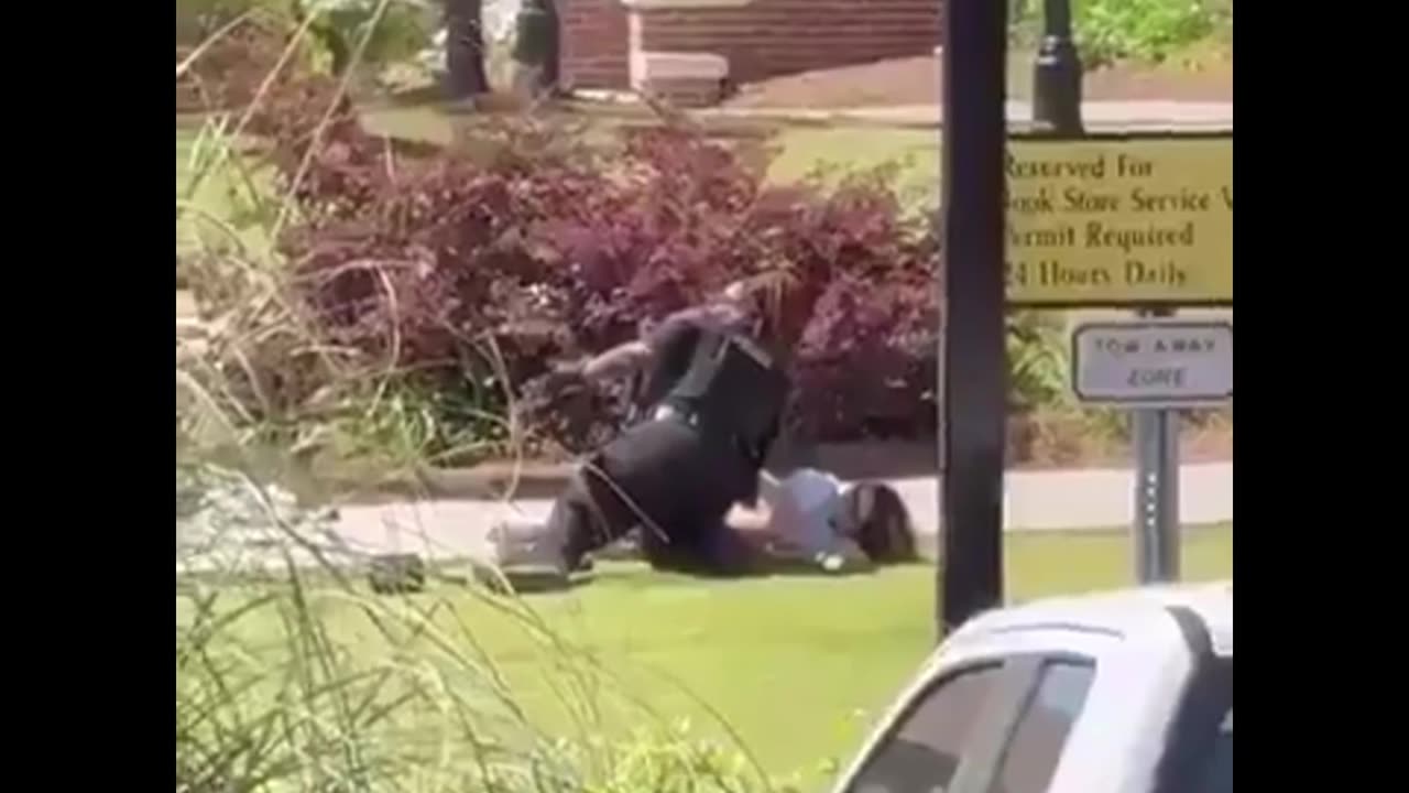 CONTENT WARNING: RAW FOOTAGE Humanity is done... women walks right by victim coffee in hand...