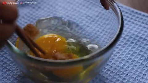 Have you ever eaten eggs like this? it tastes crispy like fried chicken |