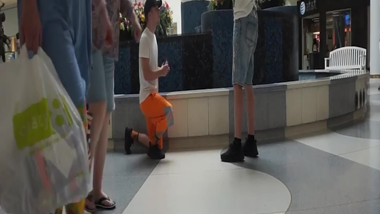 Proposal Goes Wrong in Mall 💍💔💦