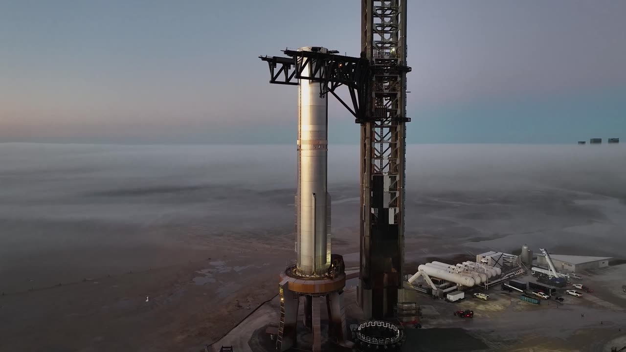 Super Heavy is designed to be a fully and rapidly reusable rocket 🚀 SpaceX