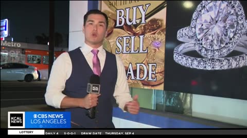 Thieves tunnel into jewelry store in daring heist