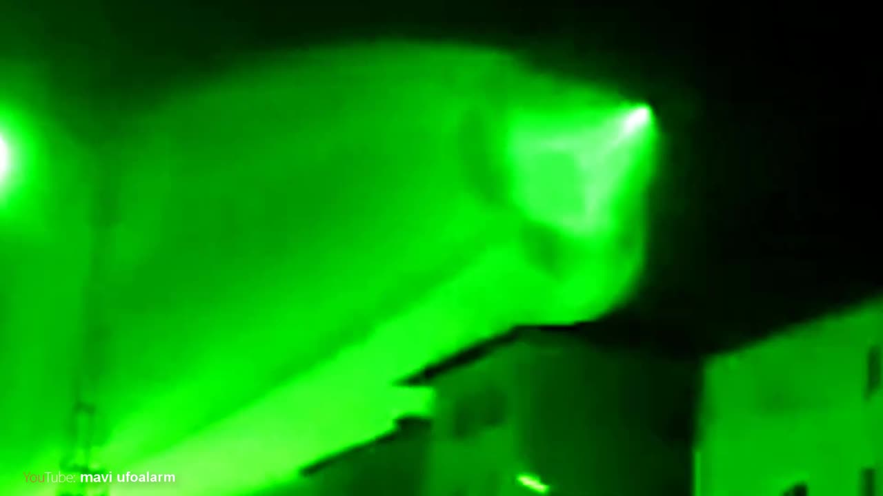 Waouh, un OVNI vole vite dans le ciel russe
