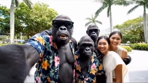 "Tinku Gya Thailand ✈️🐒 | Bangkok Ki Galiyon Mein Bandar Ka Vlog – Part 1"